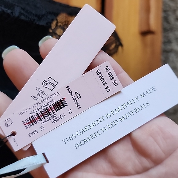 NWT Victoria's Secret: Lace-Back Cami w/ sparkle straps, Black, Small - Picture 6 of 11